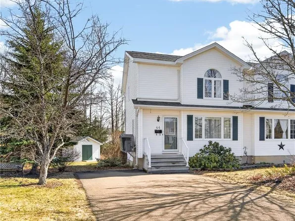 44 Sheffield Ct, Moncton, NB E1G 2J2