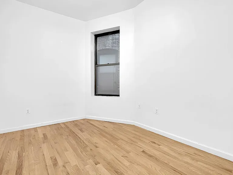 200 W 82nd St #4E — Photo 6
