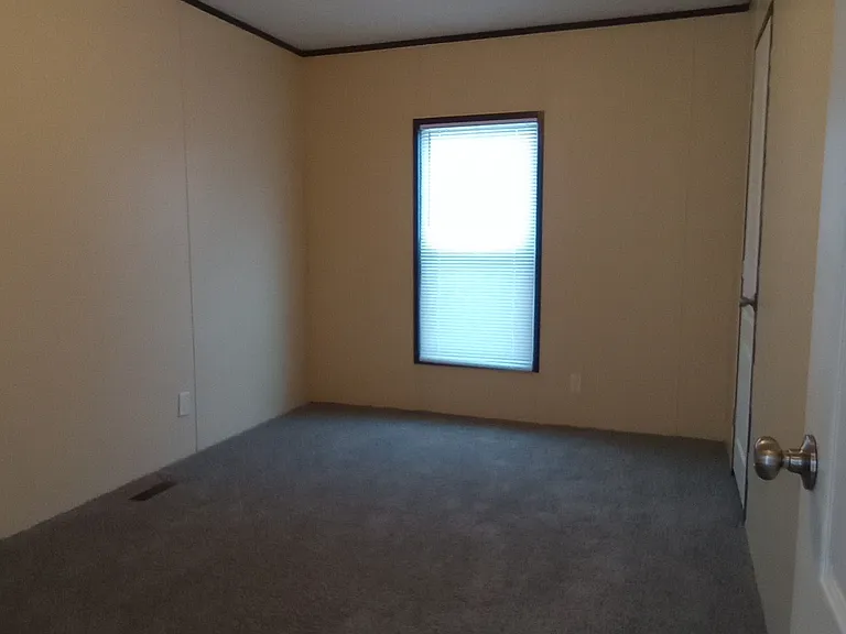 913 Western Trl — Photo 8