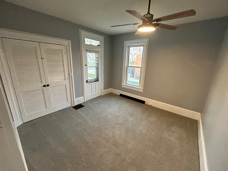 115 Center St NW #A — Photo 5