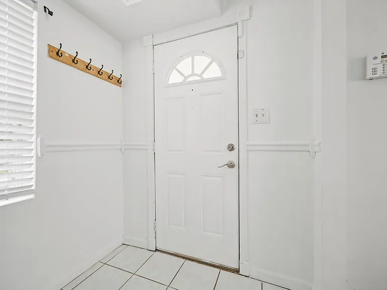 1113 Covel St — Photo 3