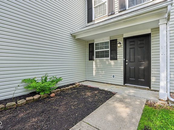4th image of 1936 Southernwood Ln