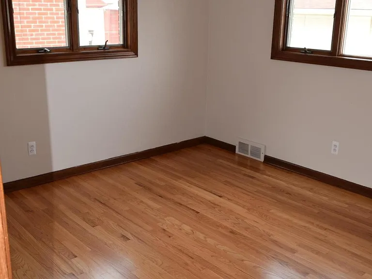 2459 Medford St — Photo 34
