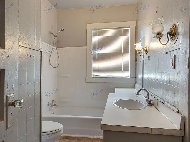 1209 Gladiolus St — Photo 19