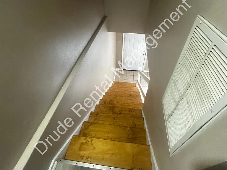 14018 Virginia Dr #2 — Photo 11