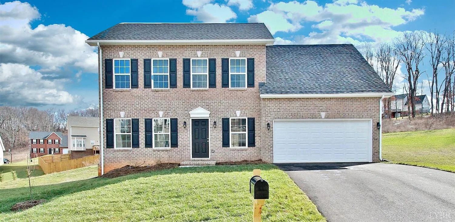 4 bed, 2.5 bath, 1984 sqft, $2,299 — Photo 1