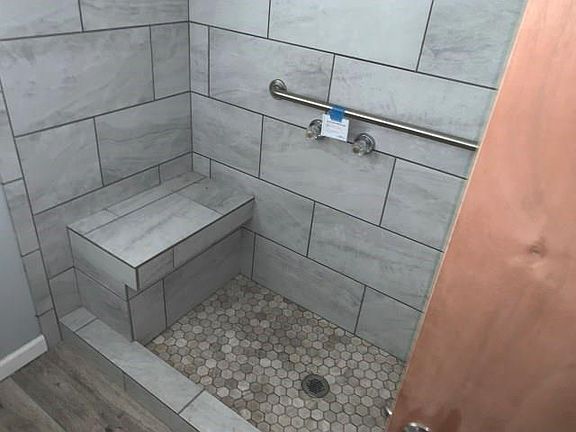 3rd image of 2305 Coggin Ave