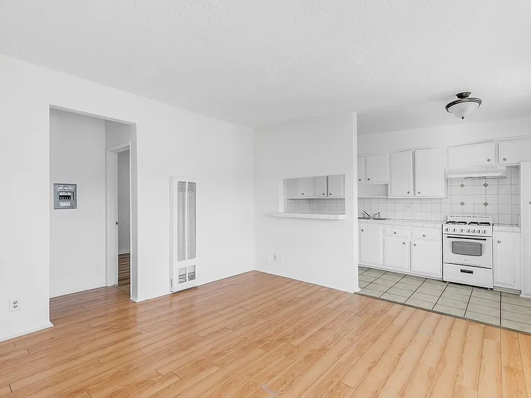 14106 Delano Street — Photo 7