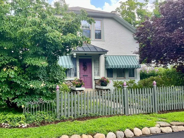 25 Washington Pl, Northampton, MA 01060