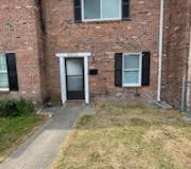 6935 Bonnot Dr