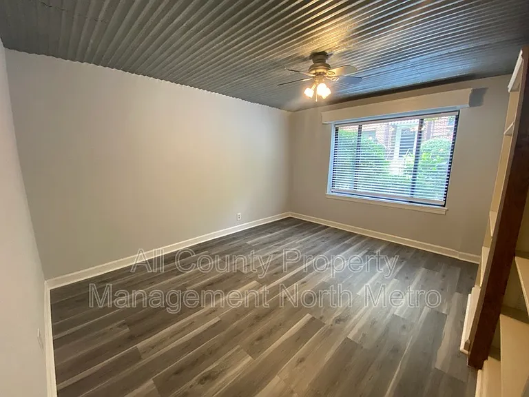 702 Argonne Ave NE #1 — Photo 12