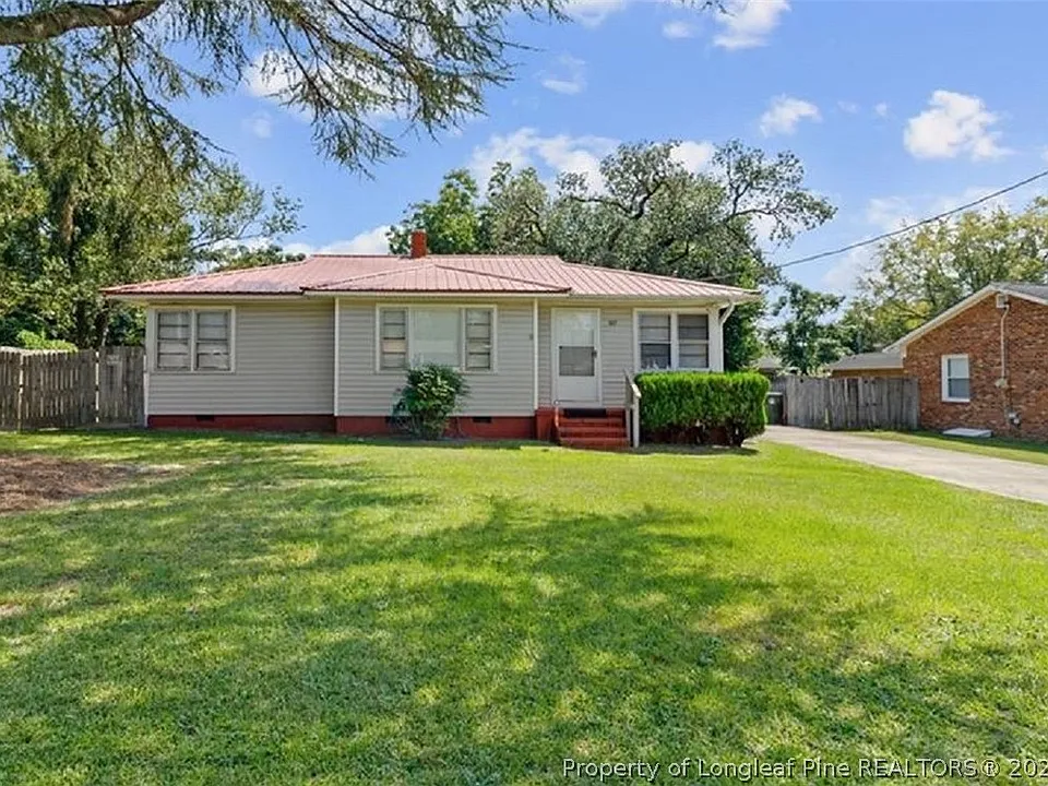 909 Sandalwood Dr