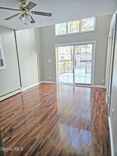 3rd image of 32 Eagle Street