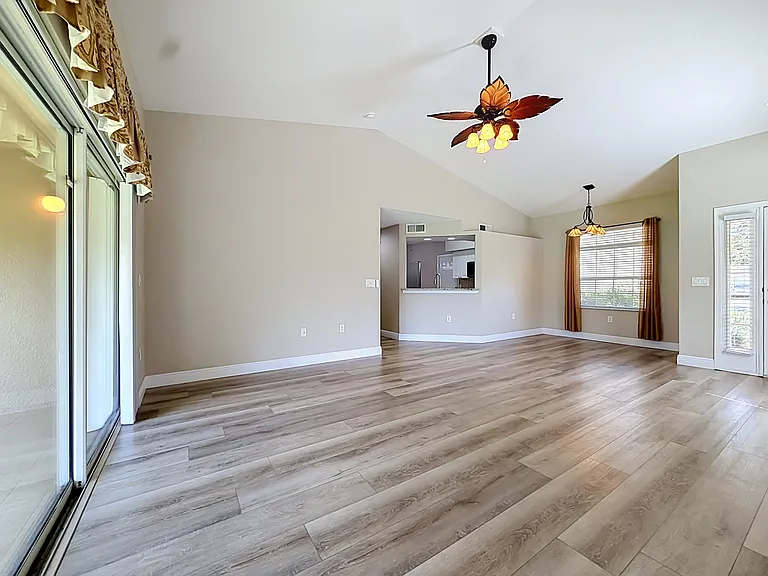 5281 Bowline Ct — Photo 8