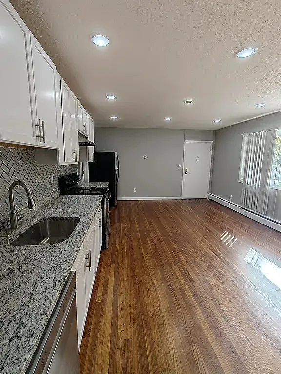 2 bed, 885 sqft, $1,800 — Photo 4