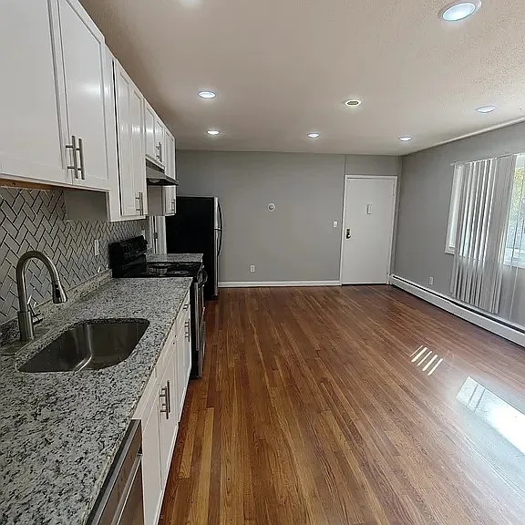 26 Racebrook Rd — Photo 4