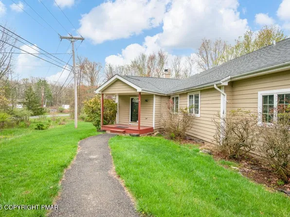 2241 Meadowsage Ct, East Stroudsburg, PA 18301