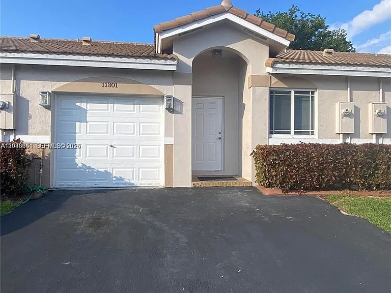 11301 SW 17th Ct — Photo 1