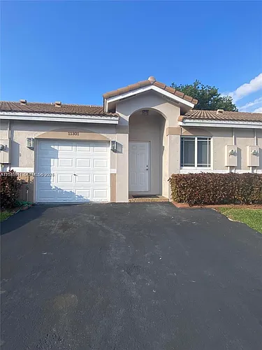 11301 SW 17th Ct Photo 1