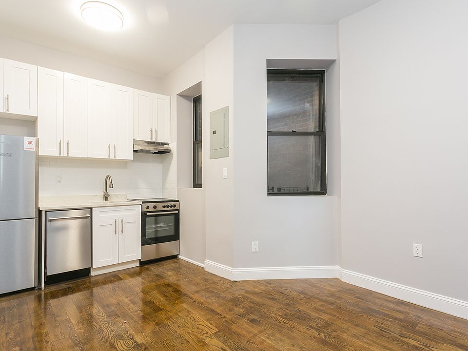 1st image of 454 W 22nd St #1R1