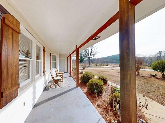 5th image of 1042 Mission Rd SW