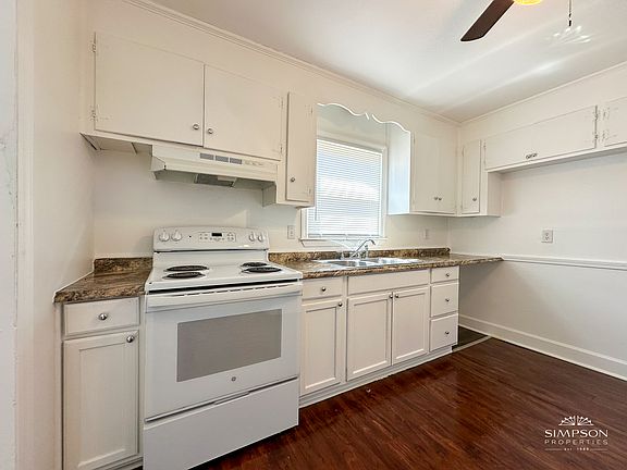 3rd image of 3137 Fairbrook Dr