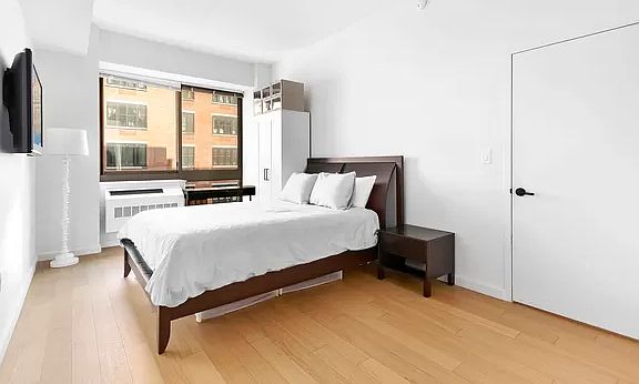 3rd image of 535 W 52nd St APT 9A