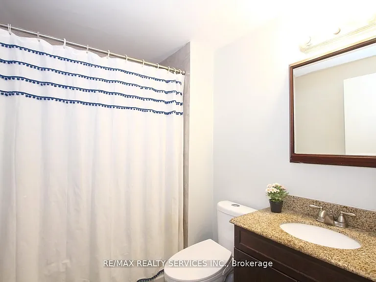 185 Earnscliffe Cir — Photo 28