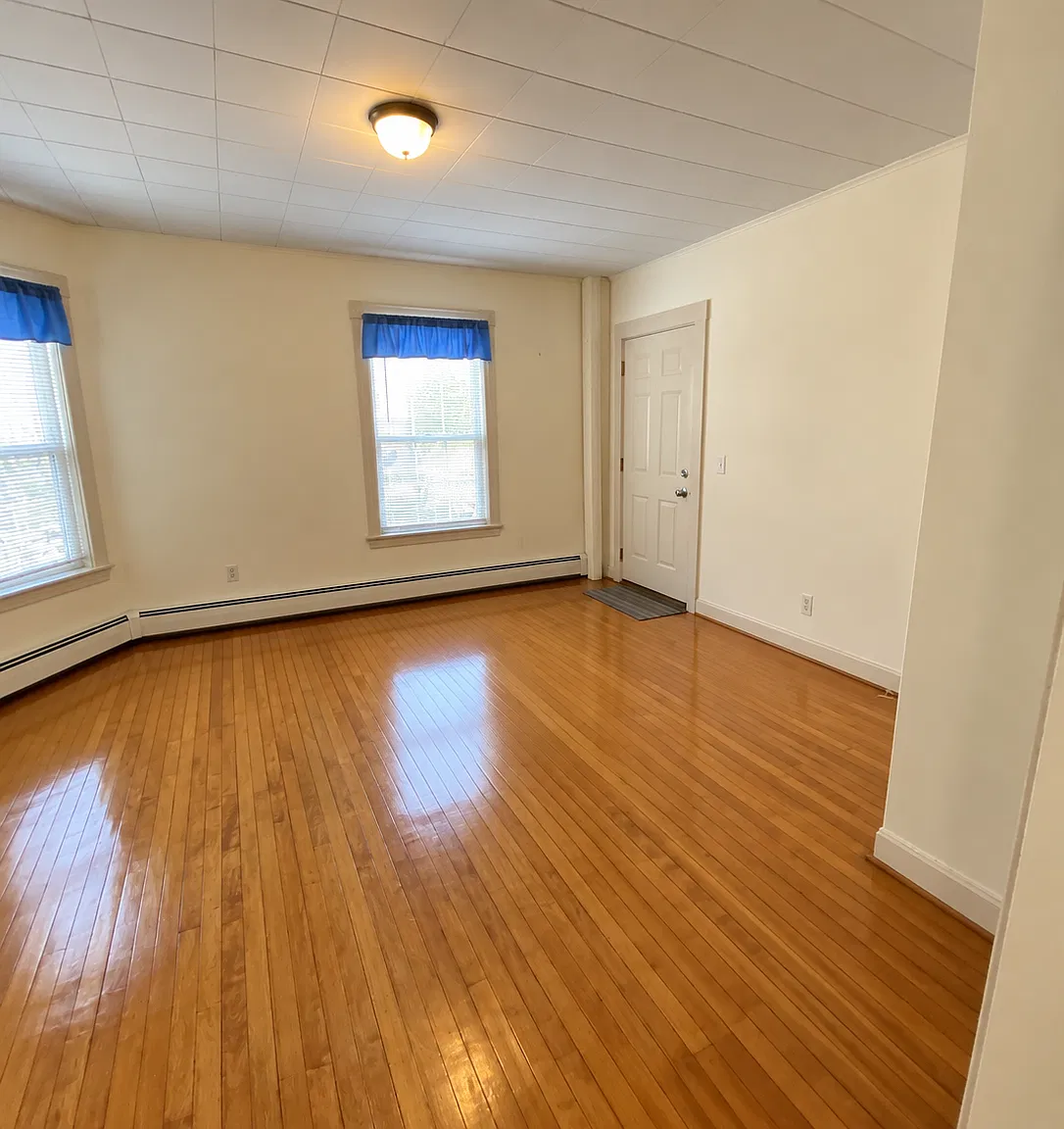 2 bed, 1250 sqft, $1,700 — Photo 1