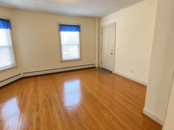 9 Granite St #1, Auburn, ME 04210