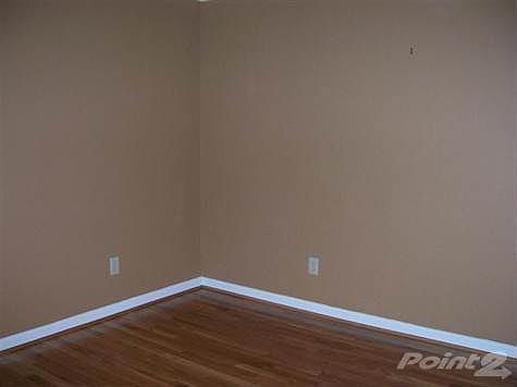 5th image of 4557 Clubhouse Dr