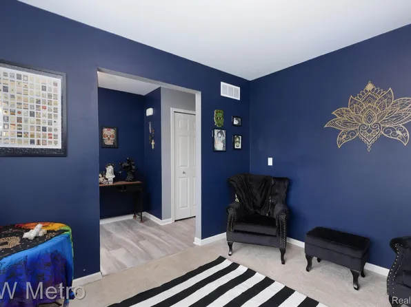 32393 Salt River Cir S, New Haven, MI 48048