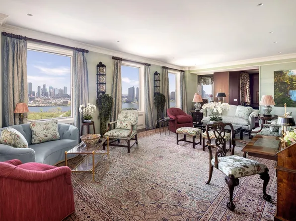 435 East 52nd Street 13A image 3 of 21
