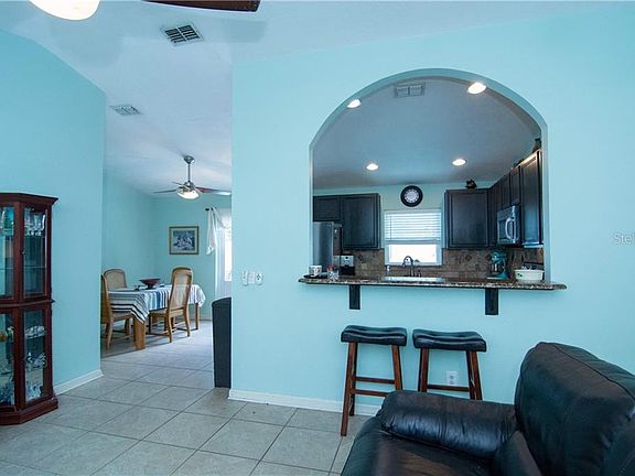 3rd image of 102 Woodfield Ct