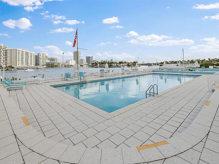 900 Bay Dr #419 — Photo 26