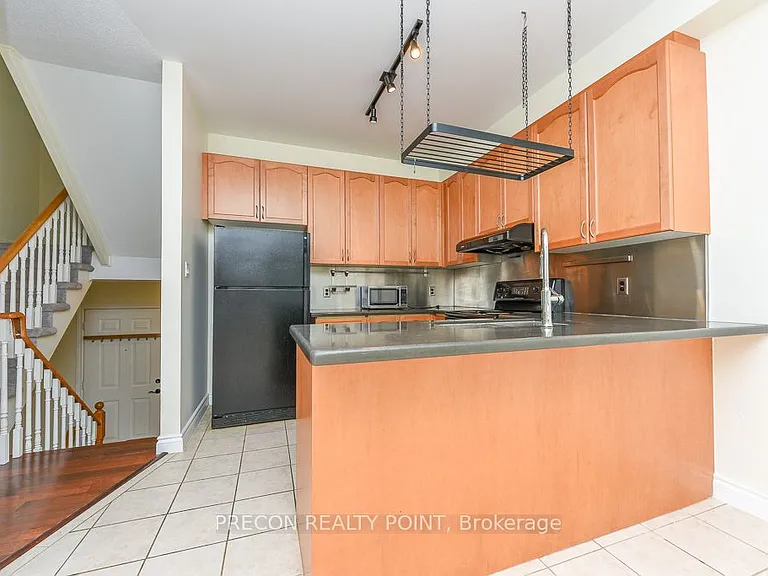 100 Beddoe Dr #4 — Photo 6