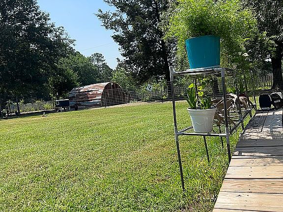 3rd image of 656 N 4420th Rd