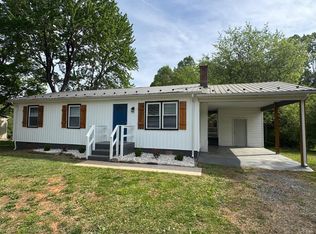 101 Lake Crest Dr, Gladys, VA 24554