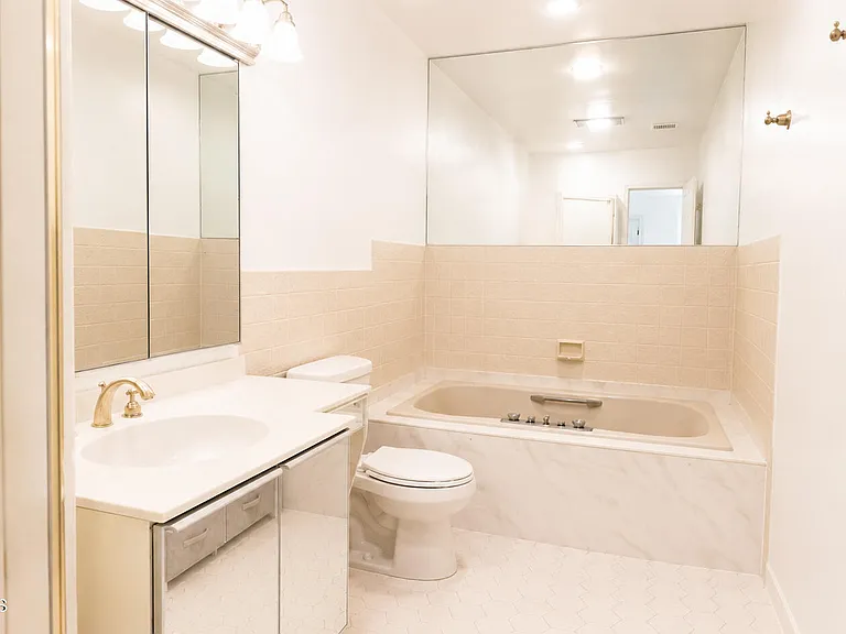 300 Gorge Rd #53 — Photo 16