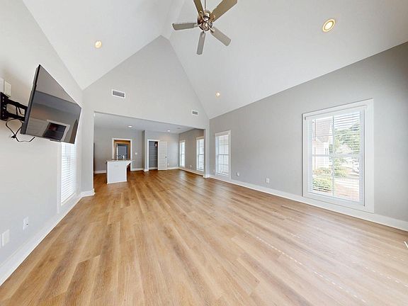 2nd image of 1263 Burrow Cir