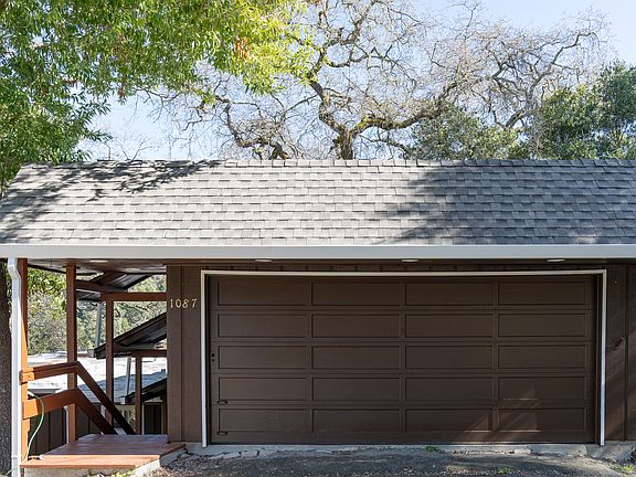 5th image of 1087 Los Trancos Rd