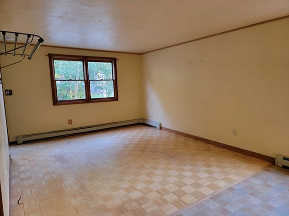 4th image of 138 Milford St