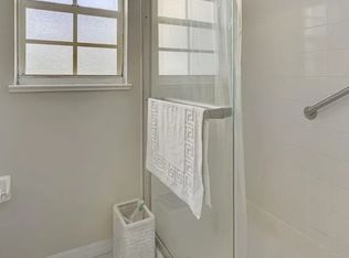 463 Nokomis Ave S, Venice, FL 34285