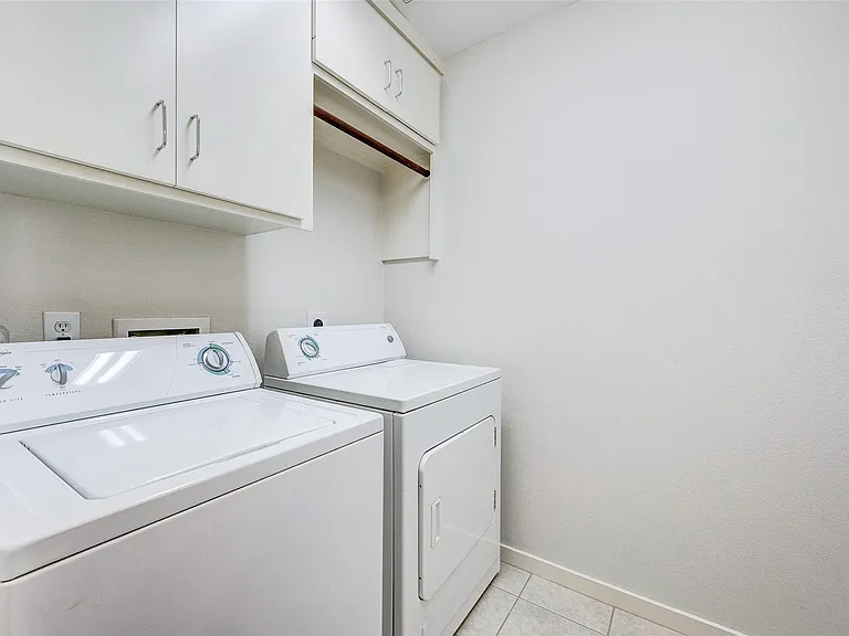 1729 Reinerman St — Photo 21
