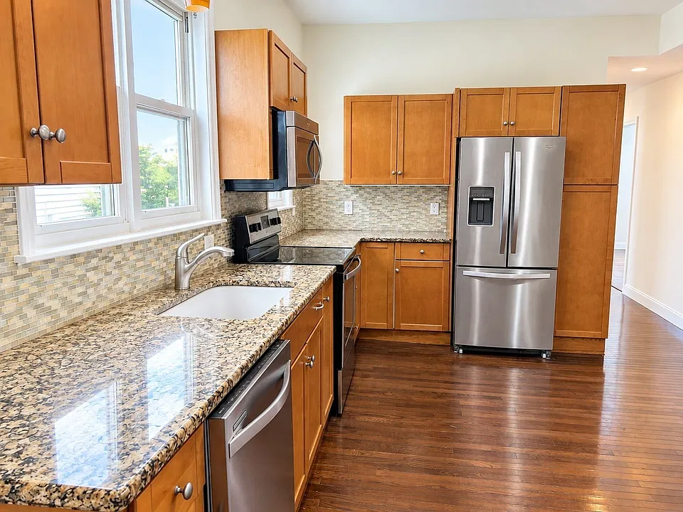 31 Franklin Ave #2