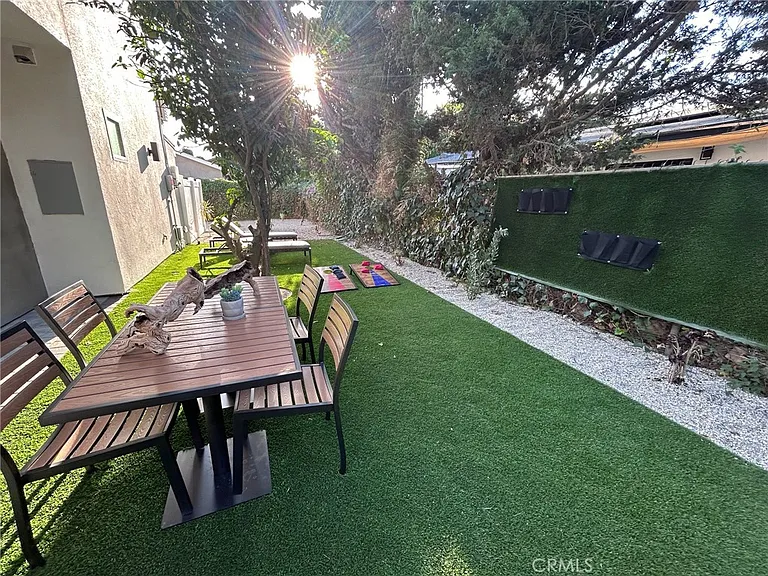15803 Vose St — Photo 25