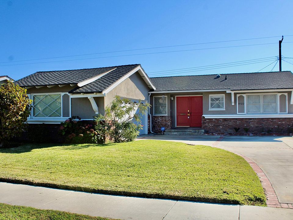 Great curb appeal in this Huntington Beach home!