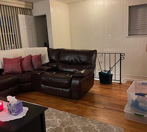 5th image of 26 Berry Ave Floor 1