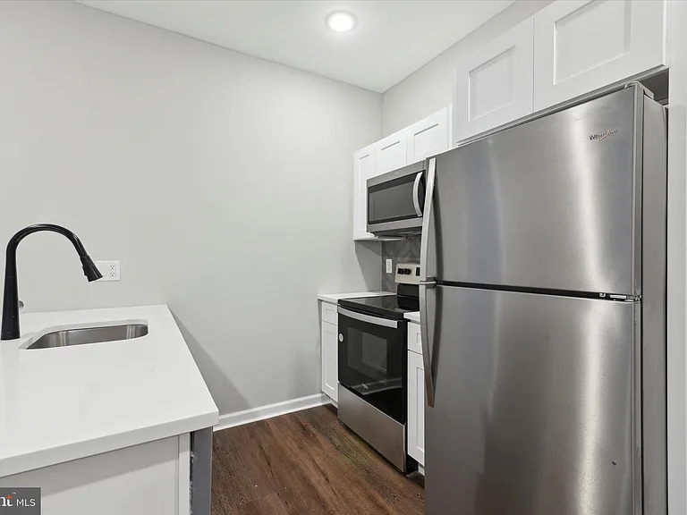 1230 N Marshall St #2F — Photo 7