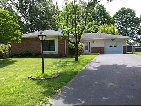 1210 E Elliston Dr photo 1